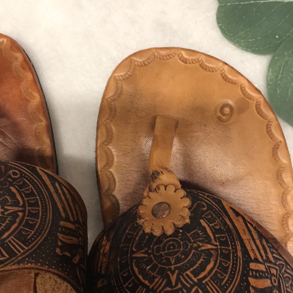Boho Mexican LEATHER Shoe Sandals Brown Aztec Beach hippie tooled design  size 9 - Picture 11 of 13